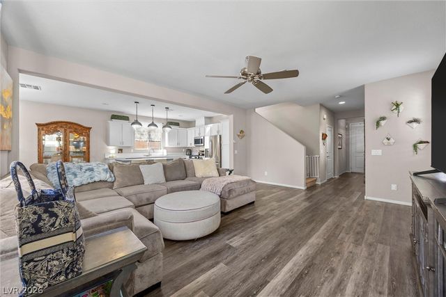 10195 Sunny Peak Court, Las Vegas, NV 89148
