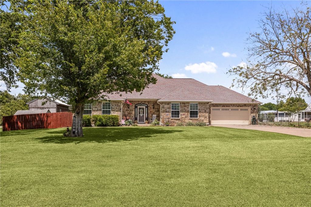 22209 Pierce Street, Navasota, TX 77868 — photo 4