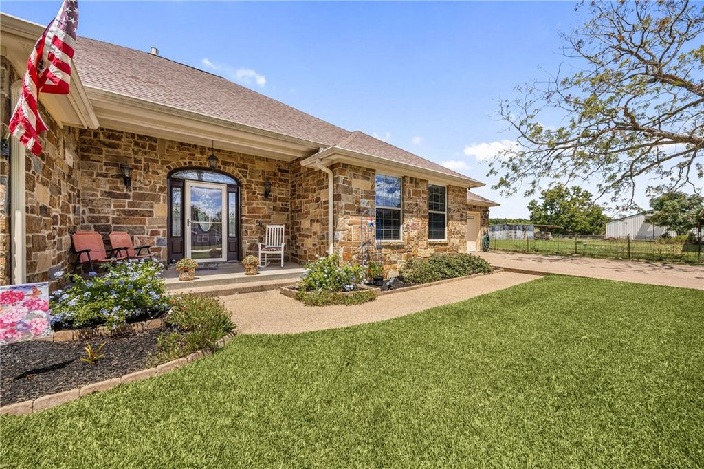 22209 Pierce Street, Navasota, TX 77868 — photo 5