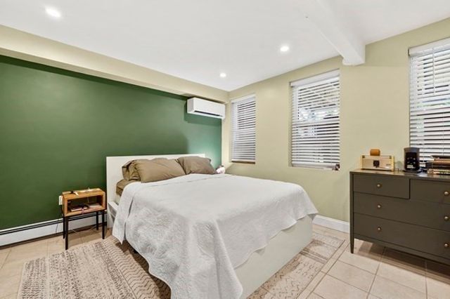 13 Telegraph St 1, Boston, MA 02127