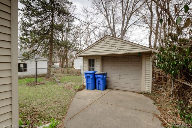 26396 Pennie Street, Dearborn Heights, MI 48125