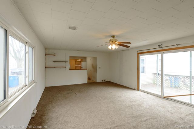 26396 Pennie Street, Dearborn Heights, MI 48125