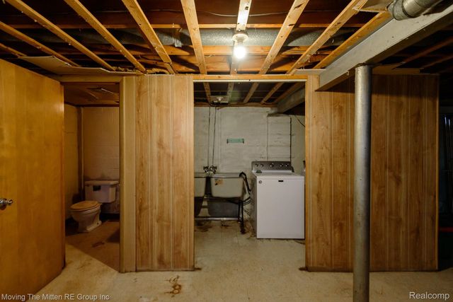 26396 Pennie Street, Dearborn Heights, MI 48125