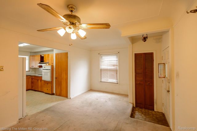 26396 Pennie Street, Dearborn Heights, MI 48125