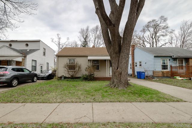 26396 Pennie Street, Dearborn Heights, MI 48125