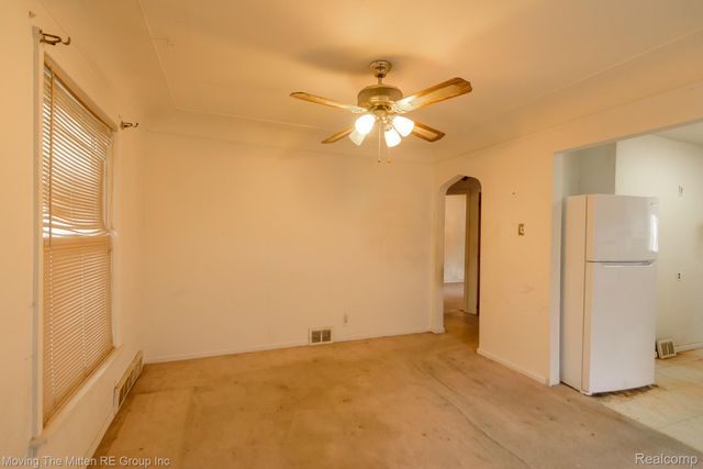 26396 Pennie Street, Dearborn Heights, MI 48125