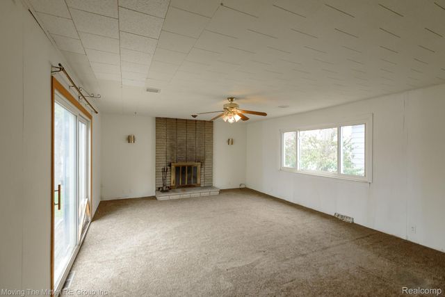 26396 Pennie Street, Dearborn Heights, MI 48125