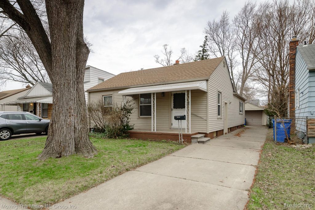 26396 Pennie Street, Dearborn Heights, MI 48125