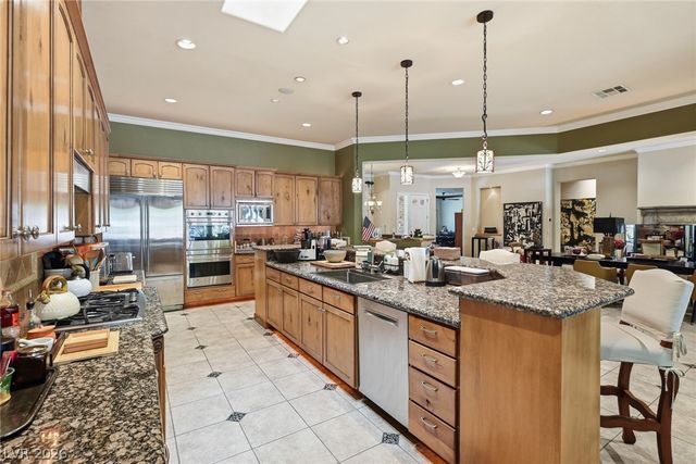 2753 Vikings Cove Lane, Las Vegas, NV 89117