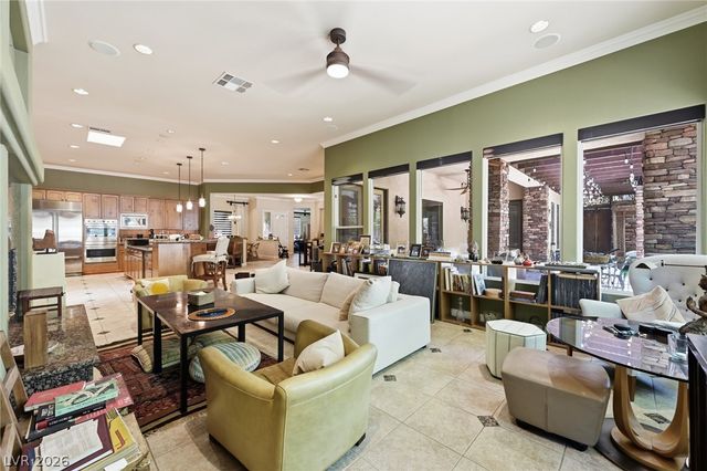 2753 Vikings Cove Lane, Las Vegas, NV 89117