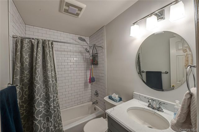 4 Chelsea Drive, Smithtown, NY 11787