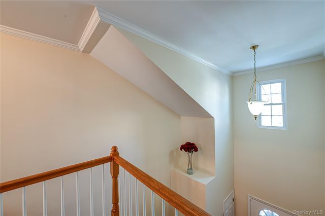 4 Chelsea Drive, Smithtown, NY 11787