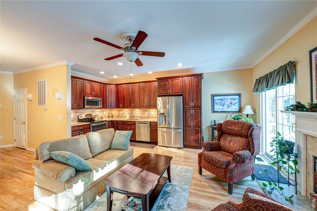 4 Chelsea Drive, Smithtown, NY 11787