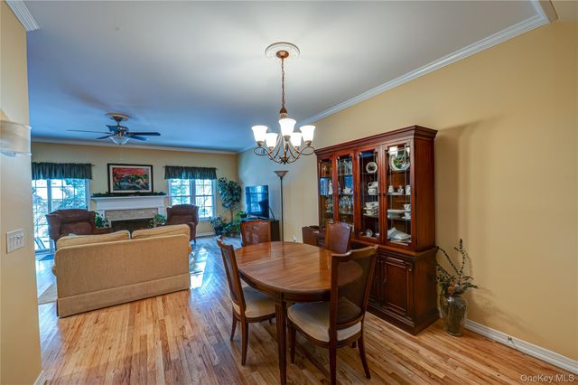 4 Chelsea Drive, Smithtown, NY 11787