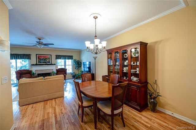 4 Chelsea Drive, Smithtown, NY 11787