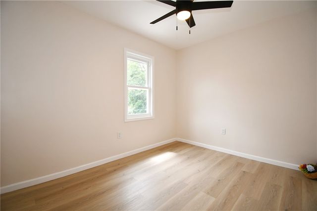 4 Brentwood Dr, Kennedy Twp, PA 15136