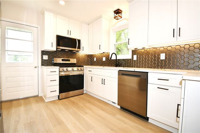 4 Brentwood Dr, Kennedy Twp, PA 15136