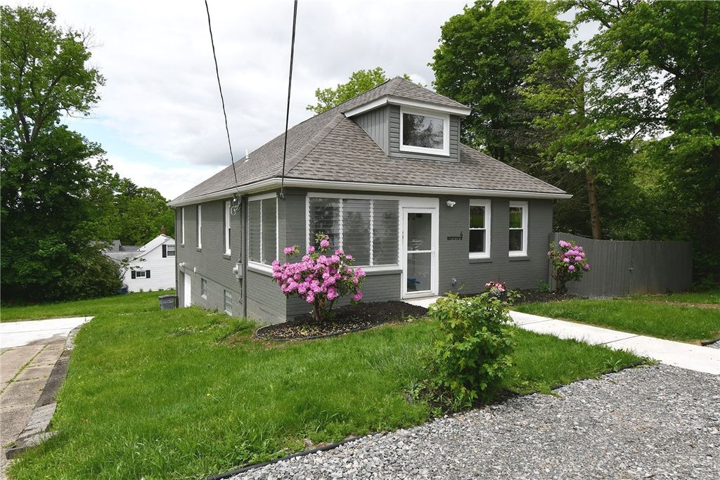 4 Brentwood Dr, Kennedy Twp, PA 15136