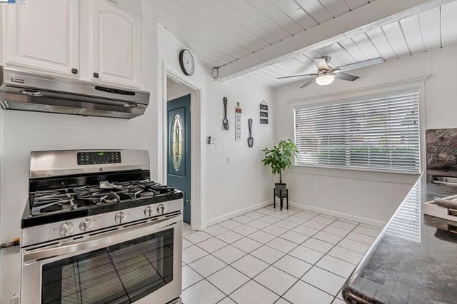 22857 Fuller Ave, Hayward, CA 94541