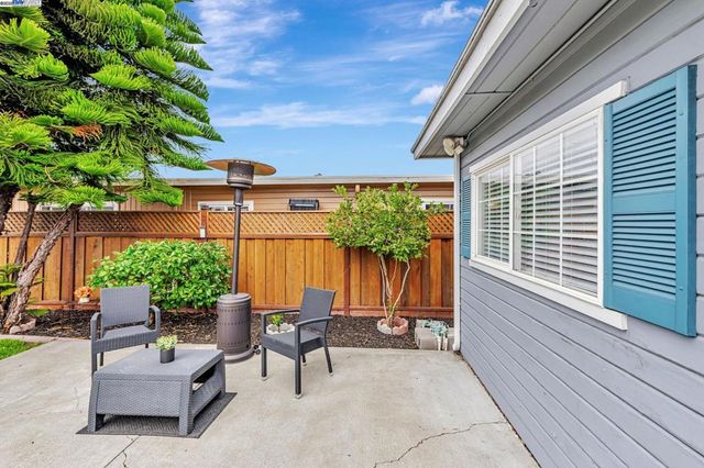 22857 Fuller Ave, Hayward, CA 94541