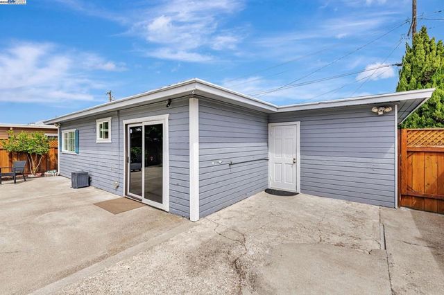 22857 Fuller Ave, Hayward, CA 94541