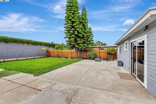 22857 Fuller Ave, Hayward, CA 94541