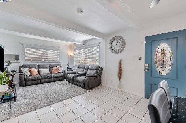 22857 Fuller Ave, Hayward, CA 94541