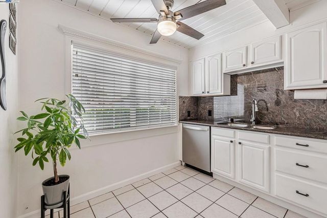 22857 Fuller Ave, Hayward, CA 94541