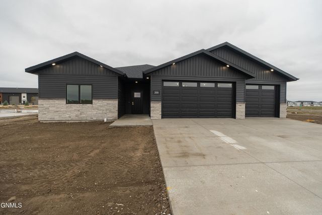 200 Paradise Drive, Bismarck, ND 58504 property photo