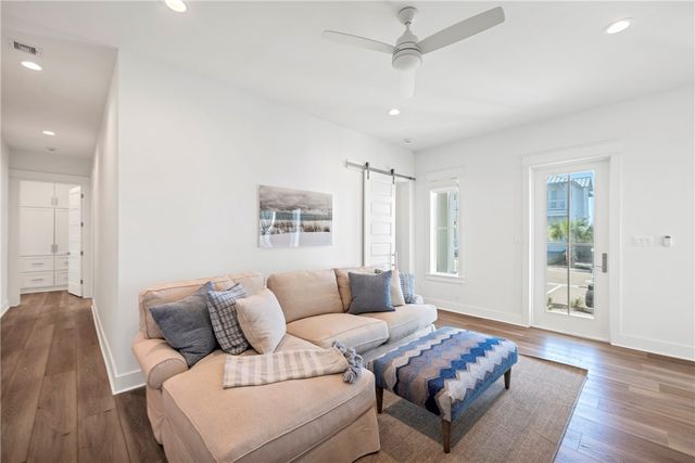 219 Escape St, Port Aransas, TX 78373