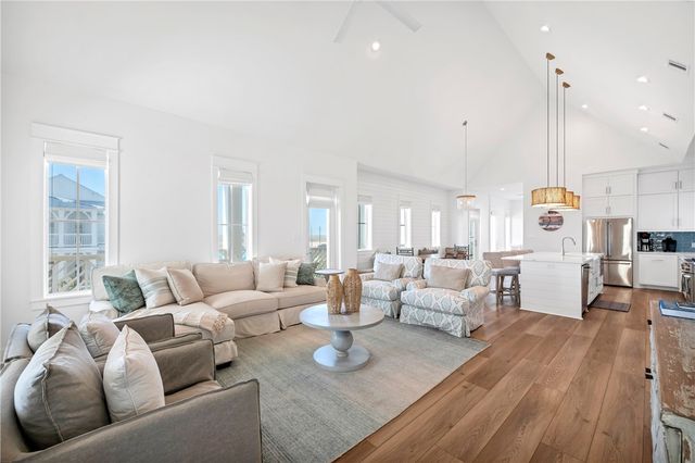 219 Escape St, Port Aransas, TX 78373