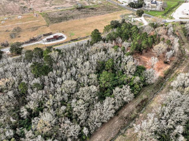 000 Lakeland Dr, Liberty, TX 77575