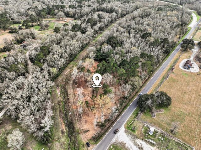 000 Lakeland Dr, Liberty, TX 77575