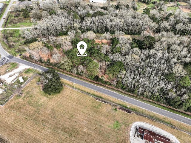 000 Lakeland Dr, Liberty, TX 77575