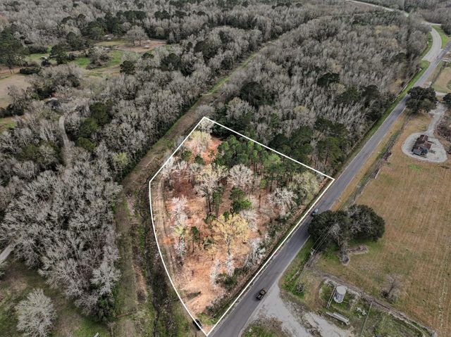 000 Lakeland Dr, Liberty, TX 77575