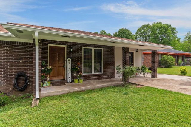 311 Glenhaven Cir., Hattiesburg, MS 39401