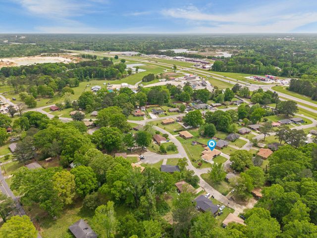 311 Glenhaven Cir., Hattiesburg, MS 39401