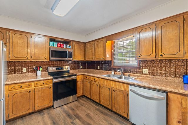 311 Glenhaven Cir., Hattiesburg, MS 39401