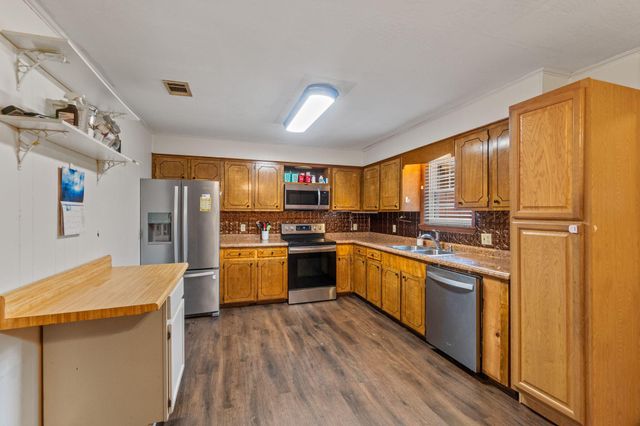 311 Glenhaven Cir., Hattiesburg, MS 39401