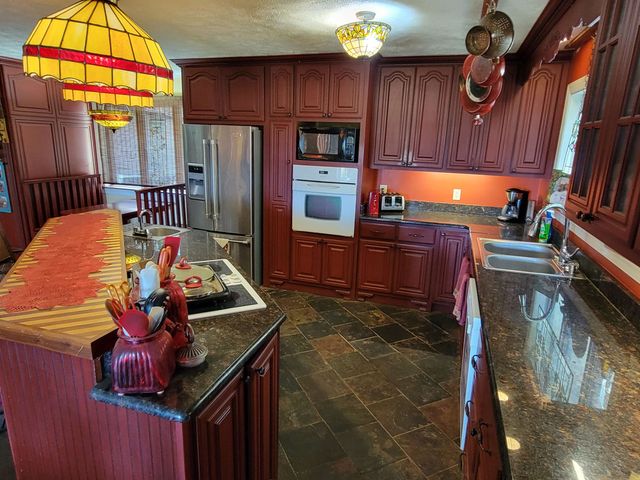 3540 DAMON RD, Michie, TN 38357