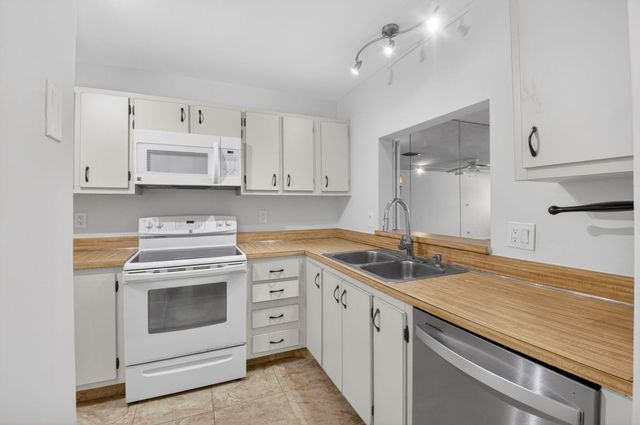 2911 SW 21st Terrace 272b, Delray Beach, FL 33445