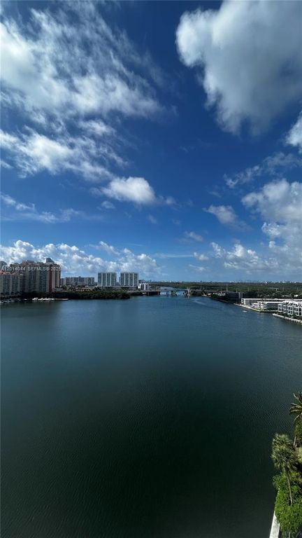 290 174 1519, Sunny Isles Beach, FL 33160