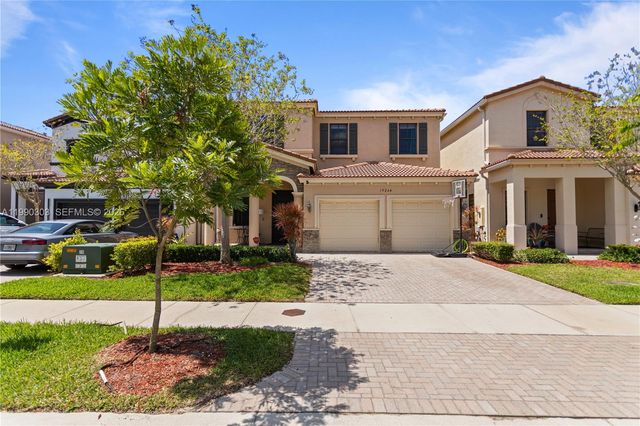 19244 NE 9th Pl, Miami, FL 33179