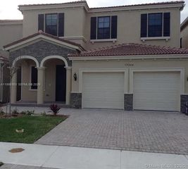 19244 NE 9th Pl, Miami, FL 33179