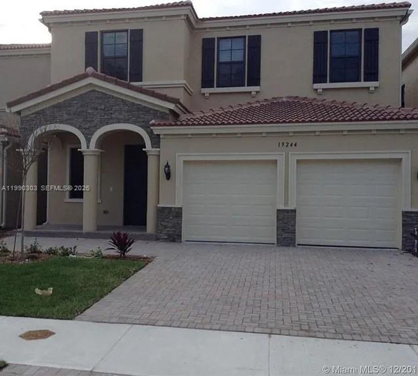 19244 NE 9th Pl, Miami, FL 33179
