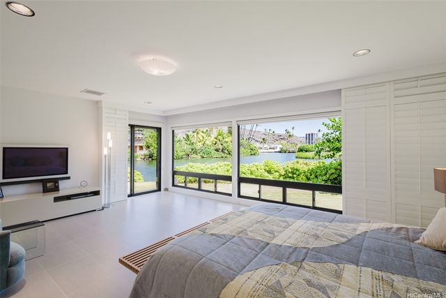 5949 Kalanianaole Highway A, Honolulu, HI 96821