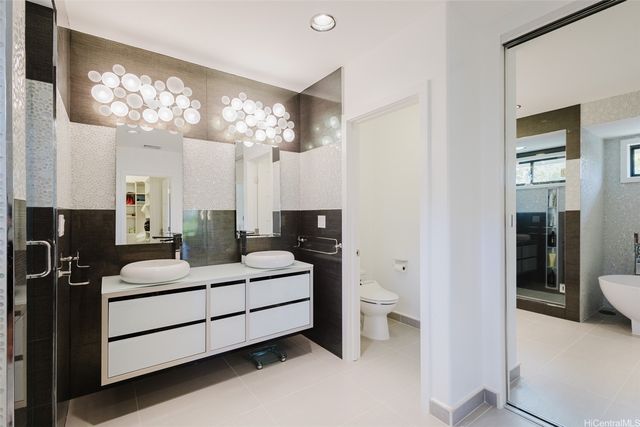 5949 Kalanianaole Highway A, Honolulu, HI 96821