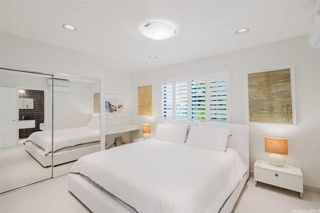 5949 Kalanianaole Highway A, Honolulu, HI 96821