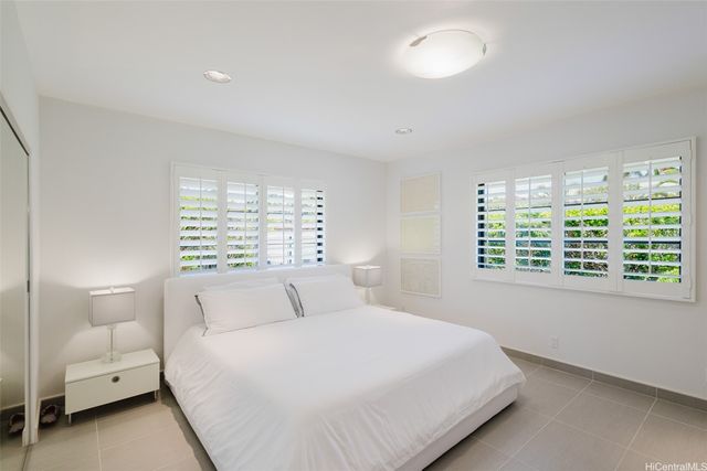 5949 Kalanianaole Highway A, Honolulu, HI 96821