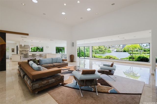 5949 Kalanianaole Highway A, Honolulu, HI 96821